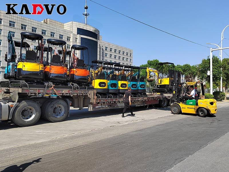 凱迪沃重工小型挖掘機再次出口德國