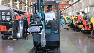 小型挖掘機(jī)傾斜快換視頻