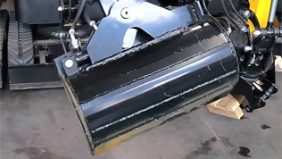 小型挖掘機(jī)傾斜鏟斗視頻