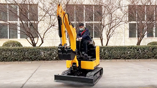 KE20電動(dòng)小型挖掘機(jī)操作