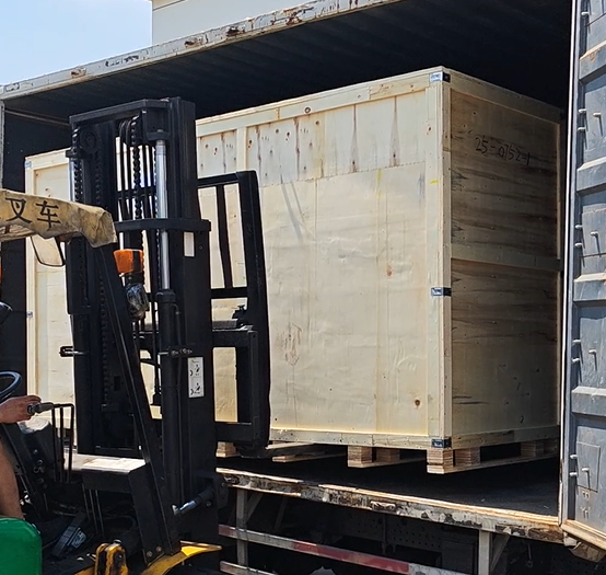 精密籌劃，安全送達：記小型挖掘機木箱裝車發貨